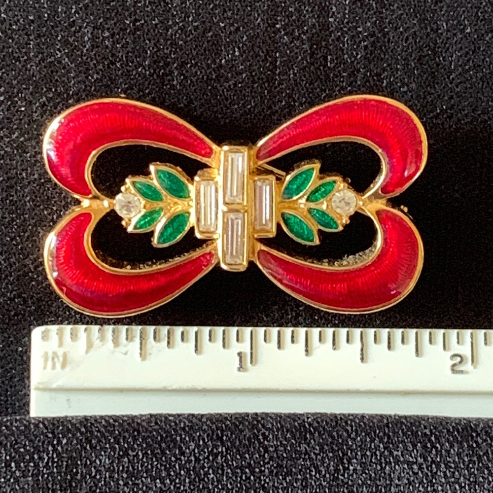 Monet Christmas bow brooch